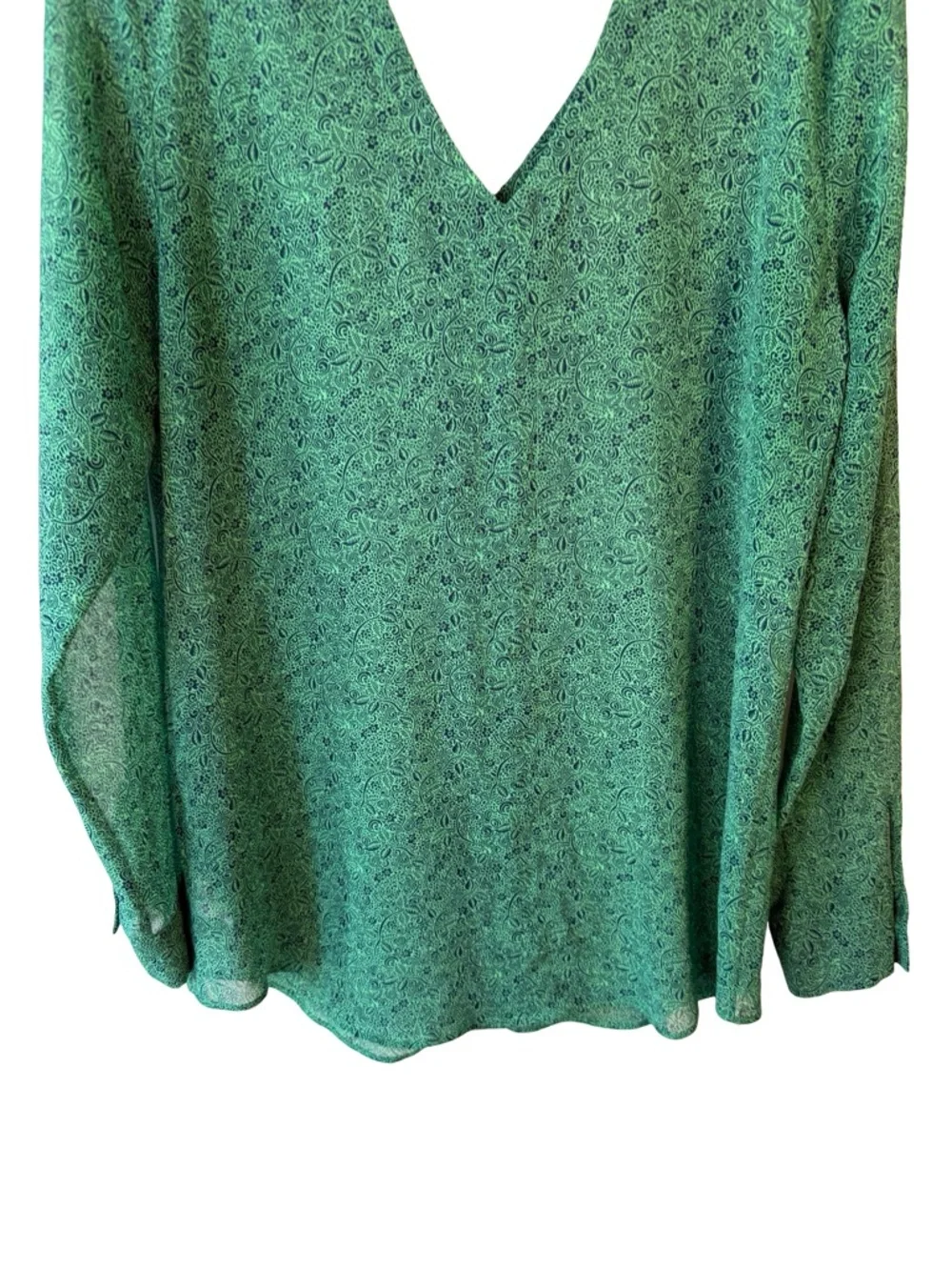CAbi Green Paisley V-Neck Sheer Blouse Size S Lightweight Flowy Casual - Picture 13 of 13
